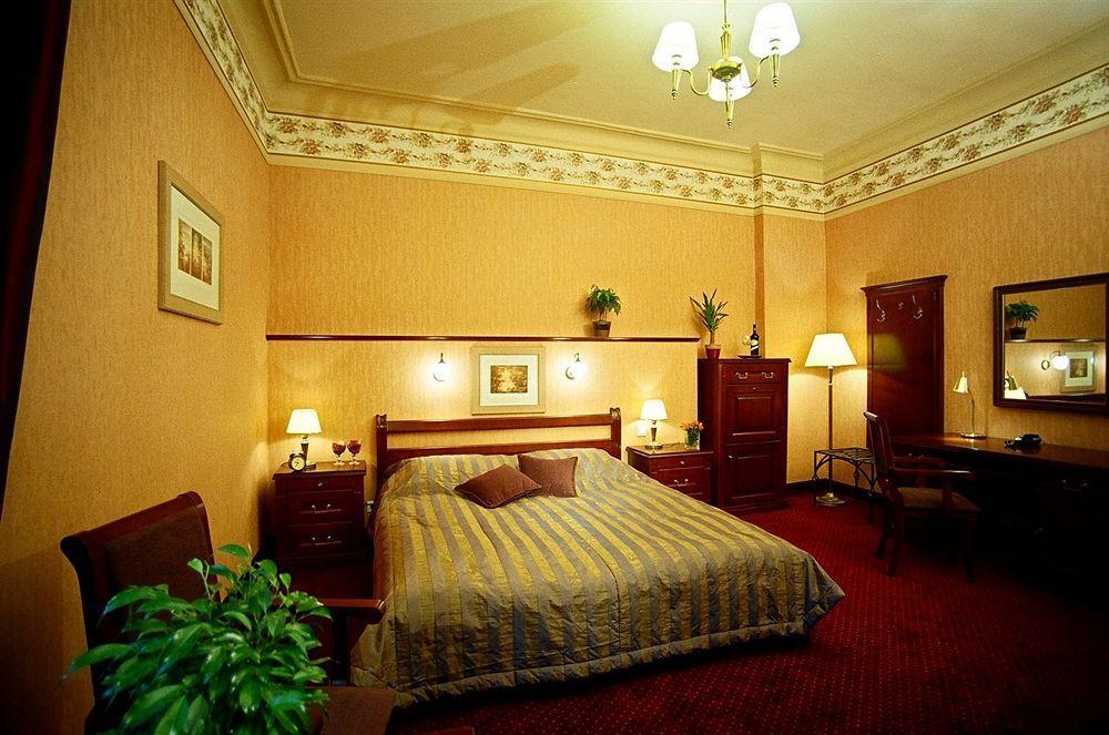 Royal Hotel